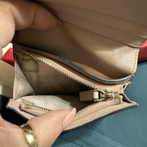 Authentic Valentino Rockstud Taupe Leather Silver Studded Wallet Dust Cover/Box - Picture 9 of 10